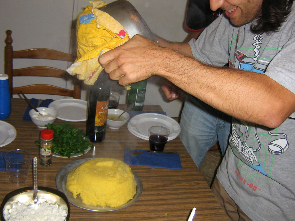 Mamliguta calda - poftim la masa :)! Mamliguta calda - poftim la masa :)!
